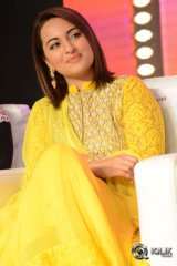 Sonakshi Sinha at Lingaa Movie Audio Success Meet